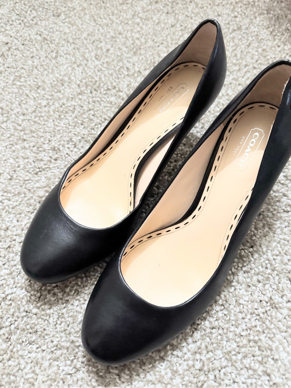 COACH Black Leather Round-Toe Women’s Pumps Size 8.5